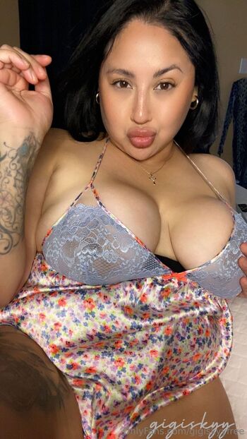 pussy sooo FAT / gigiskyyfree nude photo #13