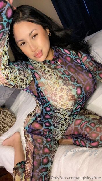 pussy sooo FAT / gigiskyyfree nude photo #15