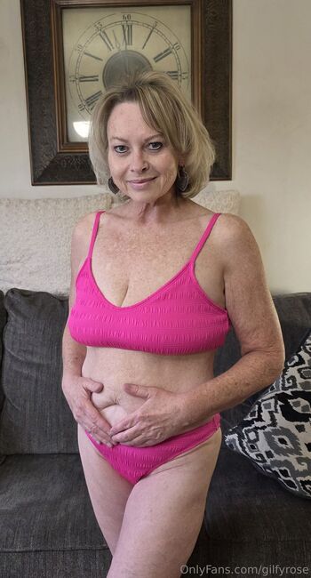 Housewife Rose onlin / gilfyrose nude photo #6