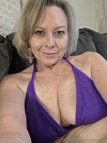 Housewife Rose onlin / gilfyrose nude photo #9