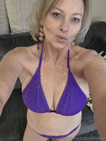 Housewife Rose onlin / gilfyrose nude photo #17