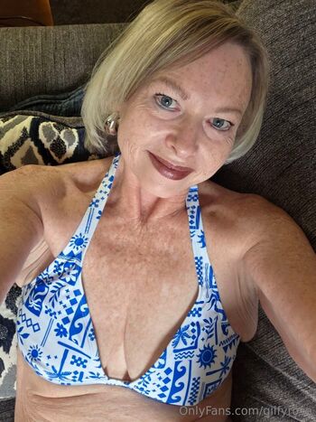 Housewife Rose onlin / gilfyrose nude photo #22