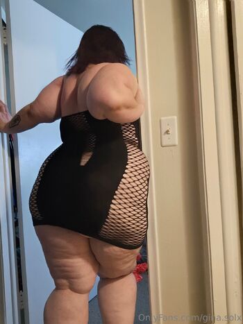 Regina So / gina.solx nude photo #4