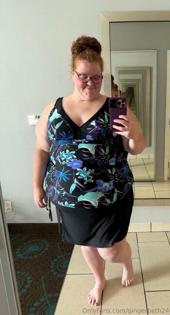 Bet / gingerbeth24 nude photo #3