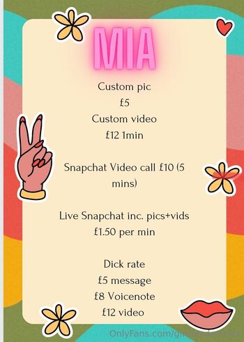 Mi / girlnexdoormia nude photo #15