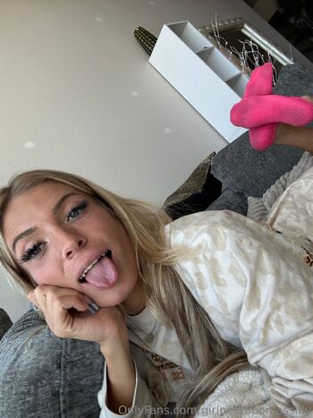 Cassid / girlnextdoorcassidy nude photo #22