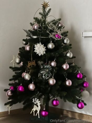 Cherry 18 / girlyours01 / cherry_alina0001 nude photo #8