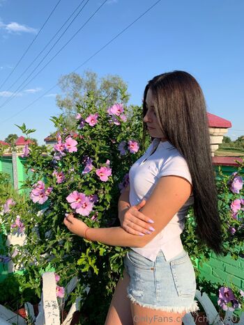 Cherry 18 / girlyours01 / cherry_alina0001 nude photo #12