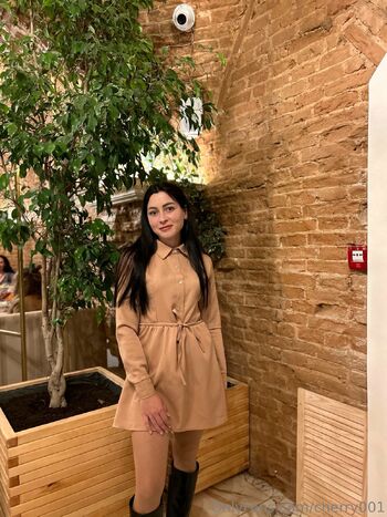 Cherry 18 / girlyours01 / cherry_alina0001 nude photo #27
