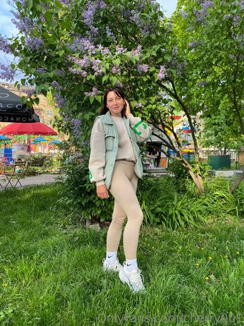 Cherry 18 / girlyours01 / cherry_alina0001 nude photo #39