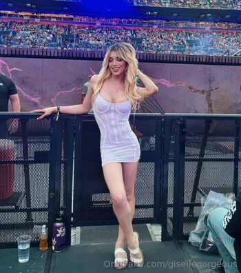 Giselle Trans Creator / gisellegorgeous / gisellegorgeousxo / giselletransx nude photo #4
