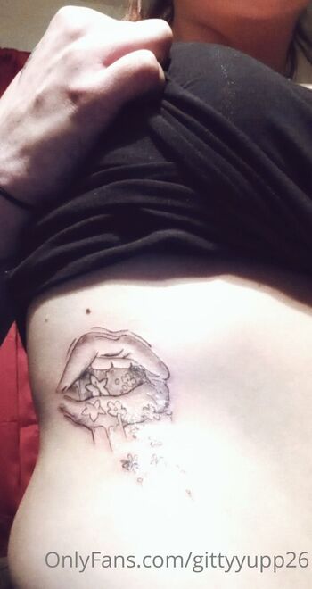 CalliiRae / gittyyupp26 nude photo #5