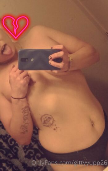 CalliiRae / gittyyupp26 nude photo #7