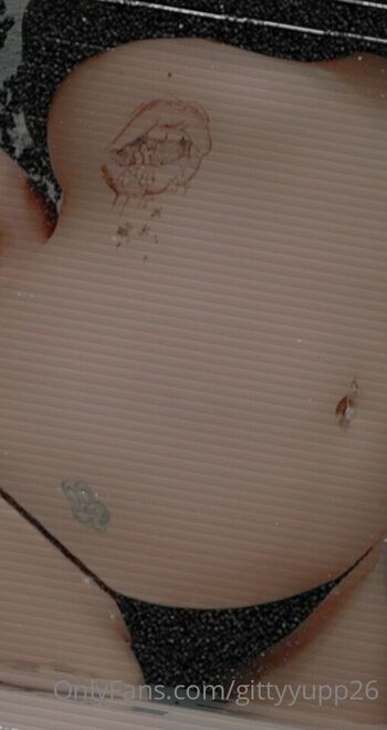 CalliiRae / gittyyupp26 nude photo #8