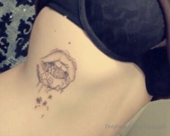 CalliiRae / gittyyupp26 nude photo #9