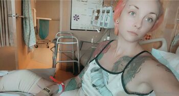 Gizbangg / gizbanggg nude photo #1