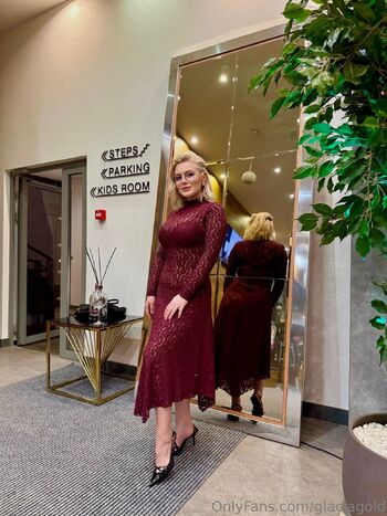 Lili / glaciagold nude photo #1