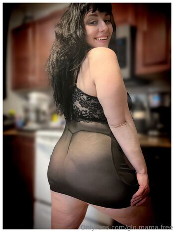 Glo Fre / glo.mama.free nude photo #17