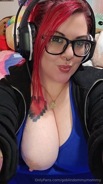 Goblin Dommy Momm / goblindommymommy nude photo #13