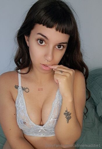 Maddi / goddess_madd nude photo #2