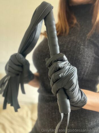 Goddess Anne Fetish Lover V / goddessannerubi nude photo #22