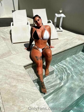 Ready to ruin yo / goddesslola nude photo #7