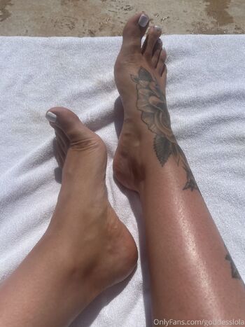 Ready to ruin yo / goddesslola nude photo #13