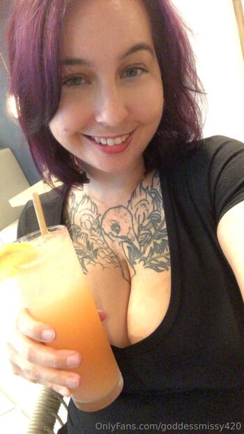 Miss / goddessmissy420 nude photo #14