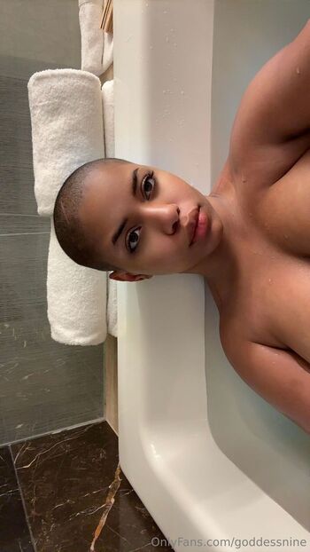 Your goddess Nin / goddessnine nude photo #6