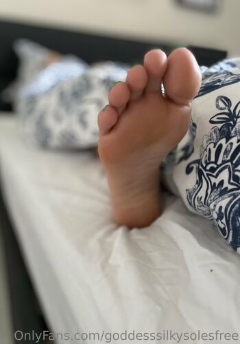 Goddess Silky Soles FRE / goddesssilkysolesfree nude photo #15