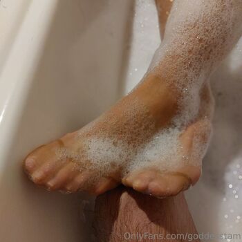 GoddessTa / goddesstam / feet-queentam / feetlqueentam nude photo #6