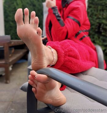 GoddessTa / goddesstam / feet-queentam / feetlqueentam nude photo #12