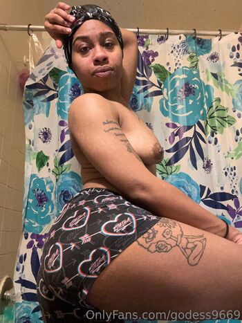 GODDES / godess9669 / lightskyngoddess / goddess30469 nude photo #20
