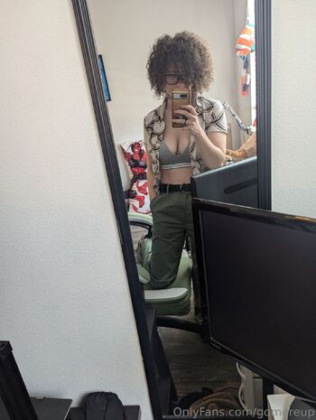 Ash Westfal / gomoreup nude photo #2