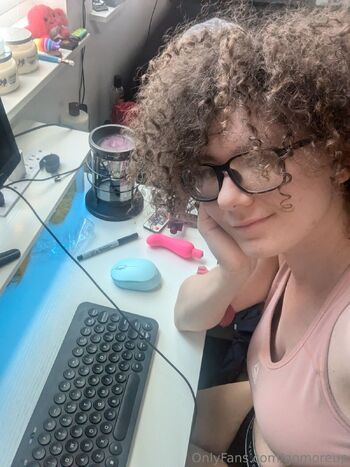 Ash Westfal / gomoreup nude photo #12