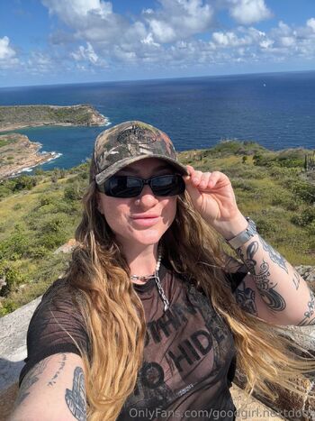 Chloë / goodgirl.nextdoor nude photo #8