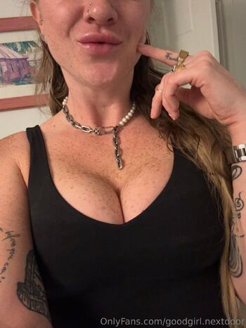 Chloë / goodgirl.nextdoor nude photo #9