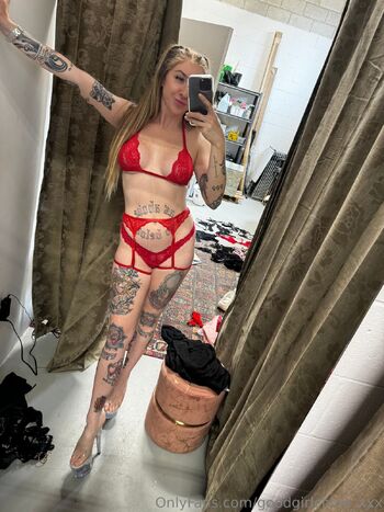 Chloë / goodgirl.nextdoor nude photo #20