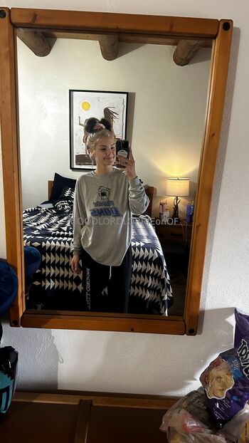 GOODLORDLORRI / goodlordlorrie / vannvagabond nude photo #1