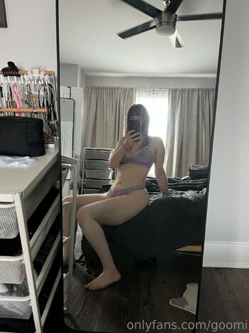 thicc anime gaymer gf / goomi nude photo #34