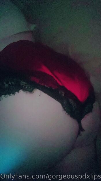 Ry / gorgeouspdxlips nude photo #12