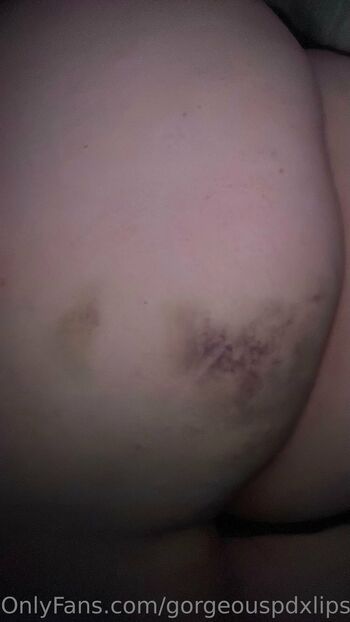 Ry / gorgeouspdxlips nude photo #16