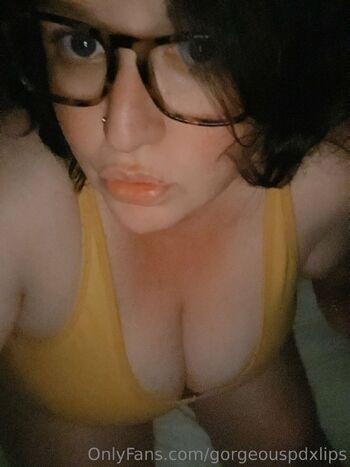 Ry / gorgeouspdxlips nude photo #19