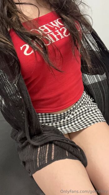 gothhf4ir / gothf4iry nude photo #1