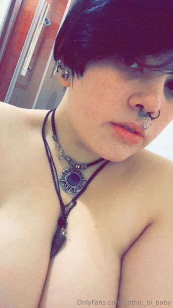 Kayla Kay / gothic_bi_baby / little_gothic_sub / mmichelle698 nude photo #11