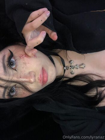 lyra / gothlyra nude photo #15