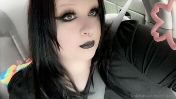 Rian / gothriana nude photo #2