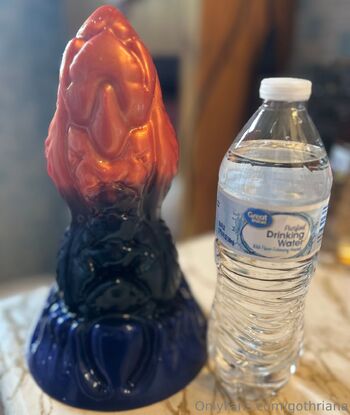 Rian / gothriana nude photo #12