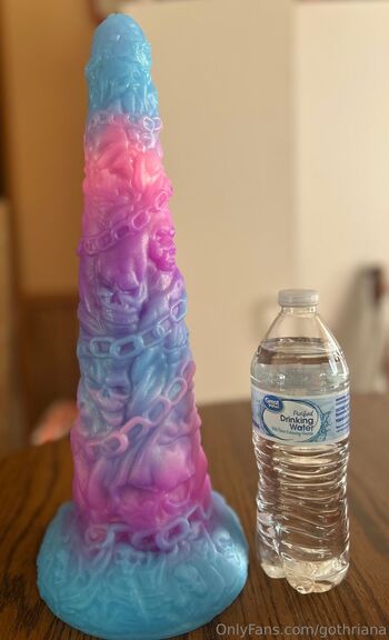 Rian / gothriana nude photo #14