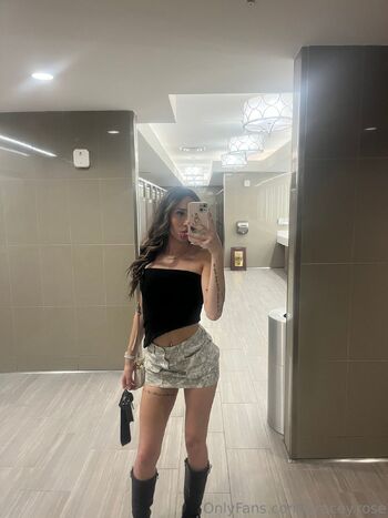 Grace / gracey.rose nude photo #19